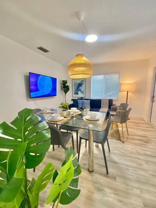 فيلا Beautiful & Relax Family House 2/1- Free Parking ميامي المظهر الخارجي الصورة