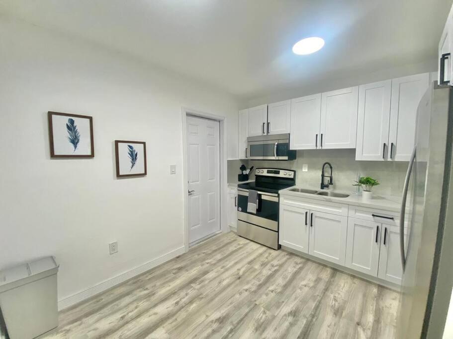 فيلا Beautiful & Relax Family House 2/1- Free Parking ميامي المظهر الخارجي الصورة