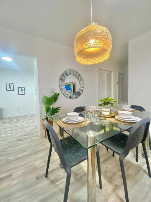 فيلا Beautiful & Relax Family House 2/1- Free Parking ميامي المظهر الخارجي الصورة