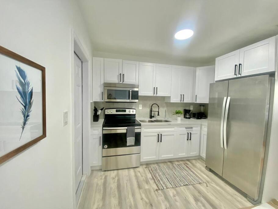 فيلا Beautiful & Relax Family House 2/1- Free Parking ميامي المظهر الخارجي الصورة